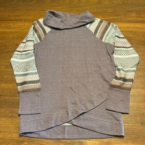 🍓3/$15🍓Cowel Neck Maurice’s sweater top